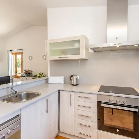 Ferienhaus Mit Privatpool Fuer 6 Personen Ca 154 Qm In Cala'n Blanes, Menorca Westkueste Von Menorca *
